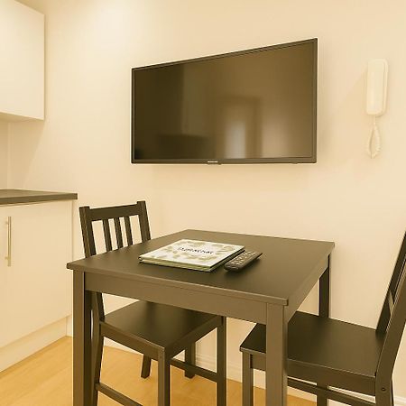 One Bedroom Apartment In City Centre 卡迪夫 外观 照片
